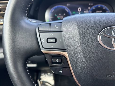 Used 2025 Toyota Crown Platinum image 17