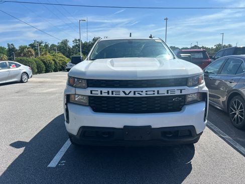 Used 2019 Chevrolet Silverado 1500 Custom w/ Custom Value Package AWD/4WD image 6