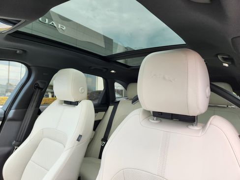 Certified 2024 Jaguar F-PACE R-Dynamic S image 11