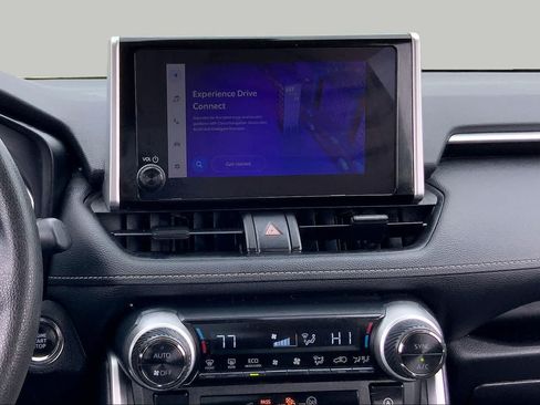 Used 2024 Toyota RAV4 XLE FWD image 7