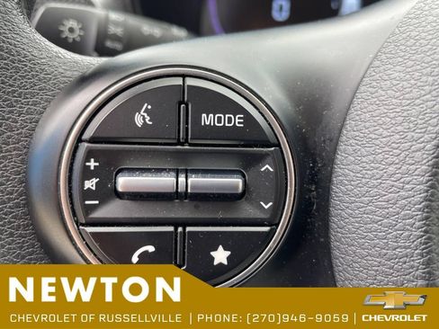 Used 2025 Kia Soul LX w/ LX Technology Package FWD image 14
