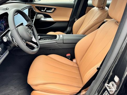 Used 2025 Mercedes-Benz E 350 Sedan image 19