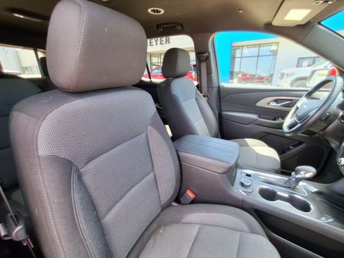 Used 2023 Chevrolet Traverse LT FWD image 15