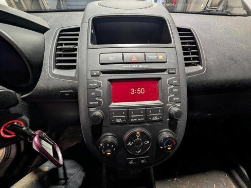 Used 2012 Kia Soul FWD image 35