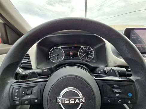 Used 2023 Nissan Rogue SV FWD image 26