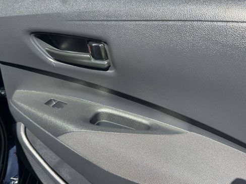 Used 2025 Toyota Corolla LE FWD image 44