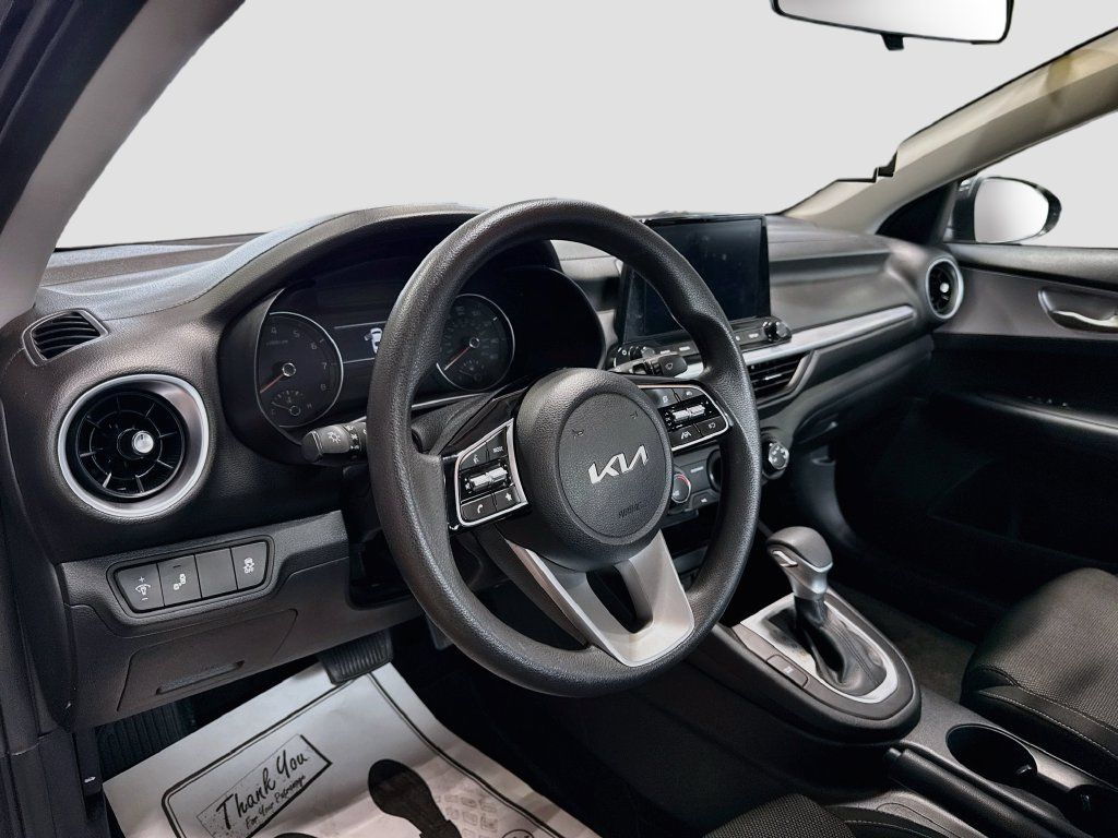 Used 2024 Kia Forte LXS w/ LXS Technology Package FWD image 10