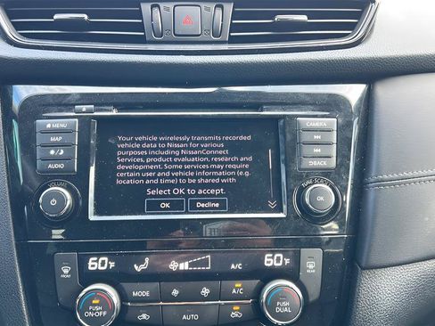 Used 2020 Nissan Rogue SL AWD/4WD image 21