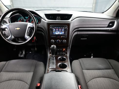 Used 2015 Chevrolet Traverse LT w/ Style and Technology Package image 18