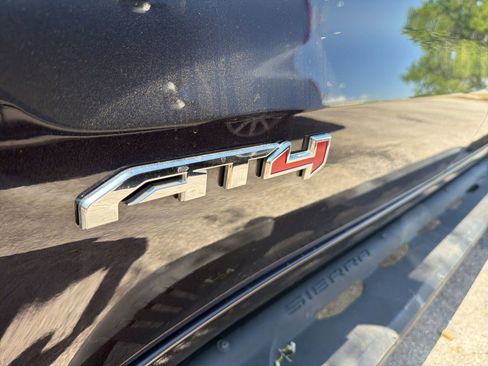 Used 2024 GMC Sierra 1500 AT4 w/ Technology Package image 6