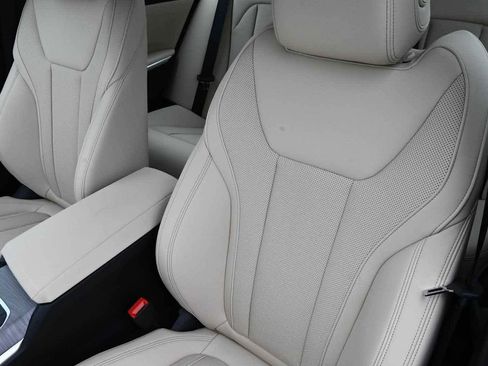 New 2026 BMW 330i Sedan w/ Premium Package image 9