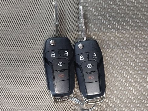 Used 2023 Ford Explorer 4WD image 32