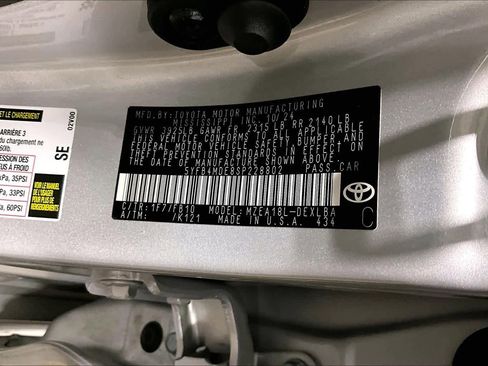 Used 2025 Toyota Corolla LE w/ Convenience Package image 38