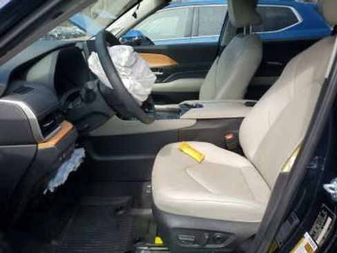 Used 2025 Toyota Grand Highlander AWD image 5