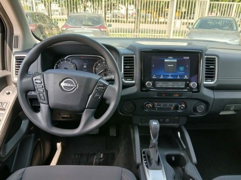 Used 2022 Nissan Frontier SV RWD image 12