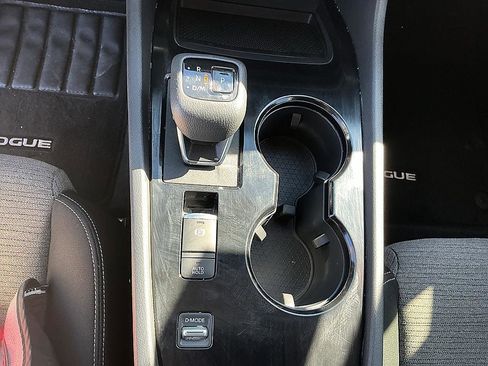 Certified 2023 Nissan Rogue SV image 19