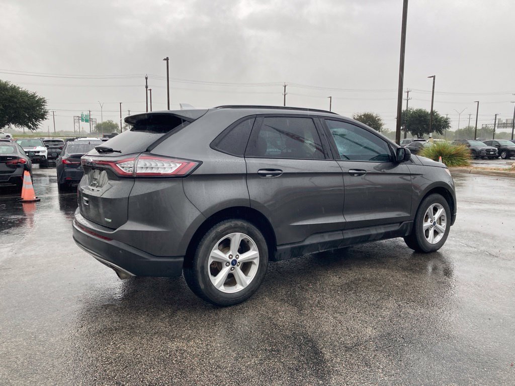 Used 2017 Ford Edge SE FWD image 4