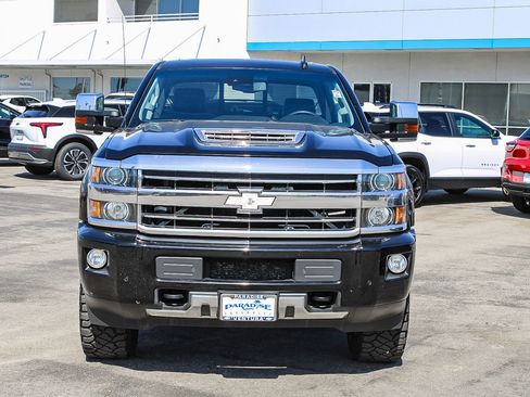 Used 2018 Chevrolet Silverado 2500 High Country w/ Duramax Plus Package AWD/4WD image 2