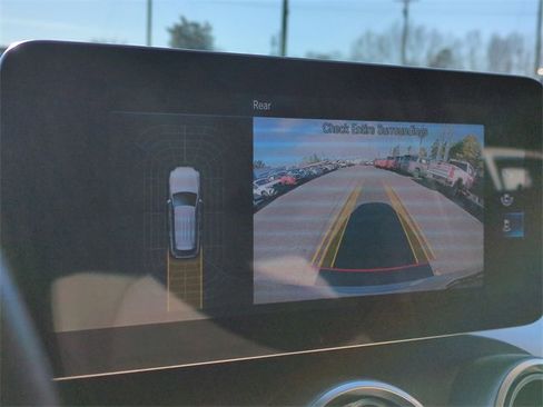 Used 2021 Mercedes-Benz GLC 300 4MATIC image 17