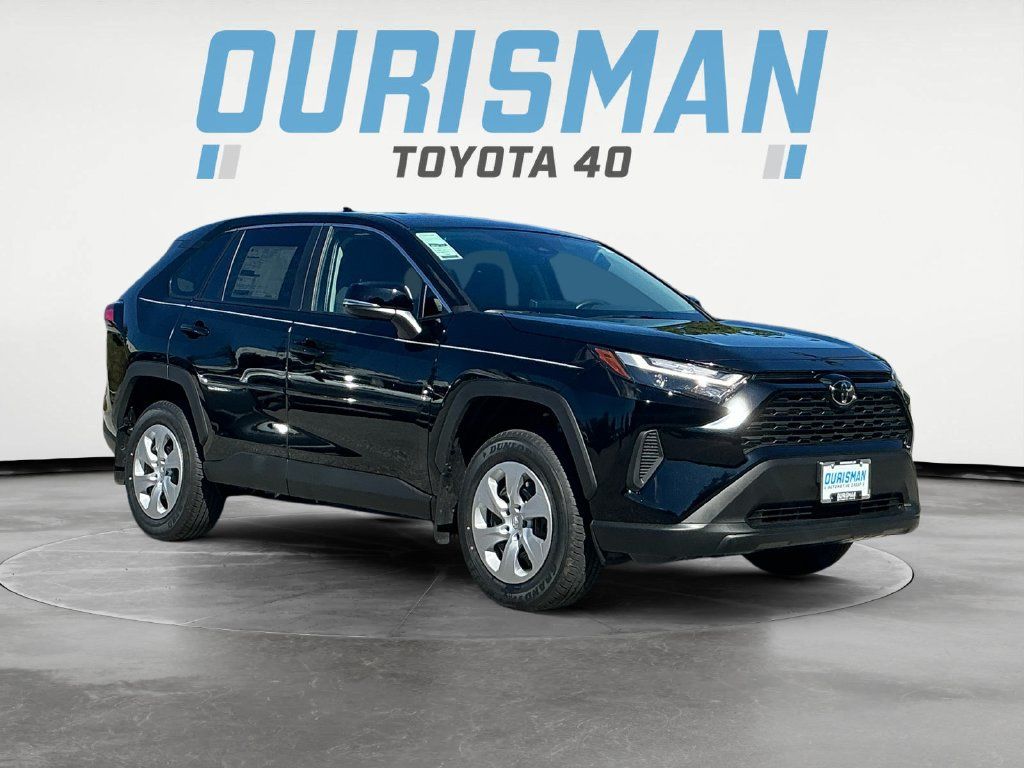 Used 2025 Toyota RAV4 LE AWD/4WD image 1