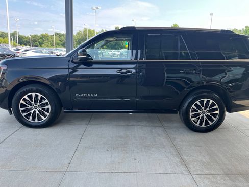 Certified 2025 Ford Expedition Platinum AWD/4WD image 2