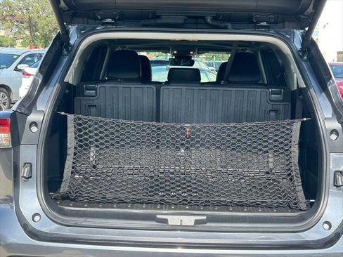 Certified 2025 Toyota Highlander XLE FWD image 15