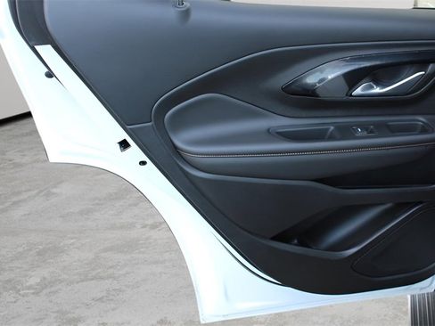 Used 2024 GMC Terrain AT4 image 21