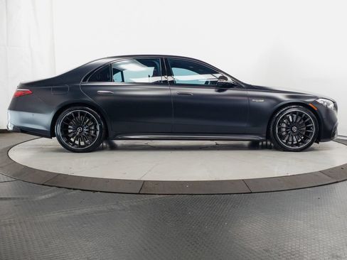Used 2024 Mercedes-Benz S 63 AMG S w/ Carbon Fiber Exterior Package image 38