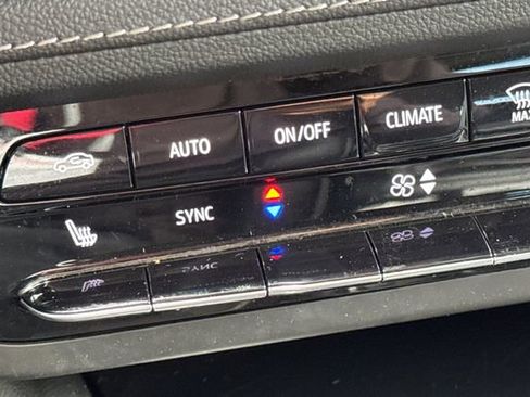Used 2023 Buick Envision Essence AWD/4WD image 29