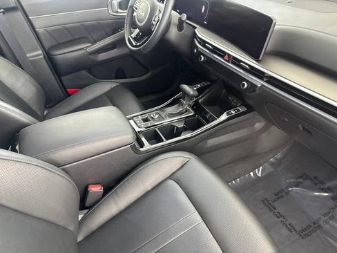 Certified 2025 Kia Sorento SX FWD image 23