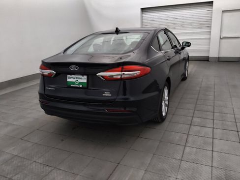 Used 2020 Ford Fusion SE FWD image 9
