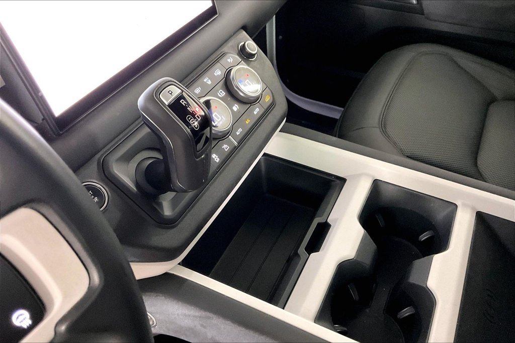 Used 2025 Land Rover Defender 110 S AWD/4WD image 17