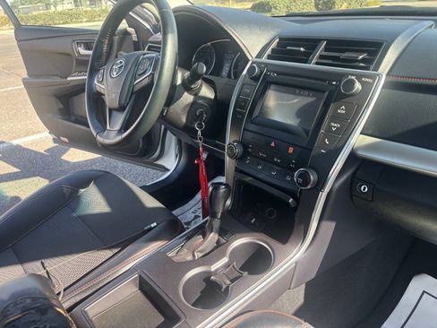 Used 2017 Toyota Camry SE FWD image 27