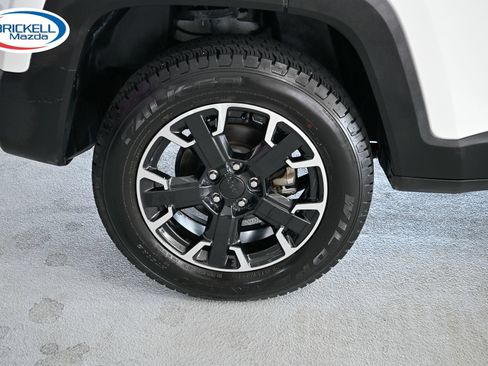 Used 2023 Jeep Renegade Trailhawk AWD/4WD image 38