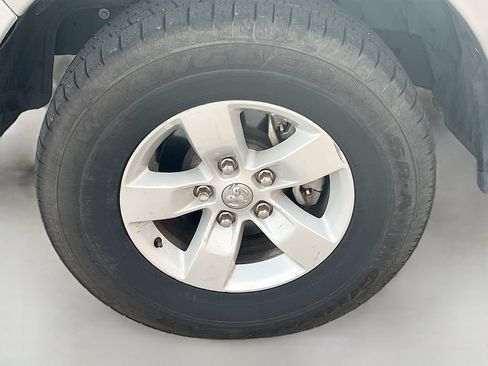 Used 2020 RAM 1500 Classic SLT AWD/4WD image 29