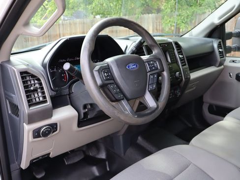 Used 2022 Ford F250 XL w/ Power Equipment Group AWD/4WD image 15