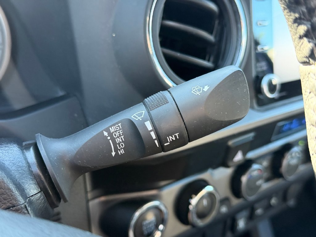 Used 2022 Toyota Tacoma TRD Sport w/ Black Out Package (TMS) AWD/4WD image 29