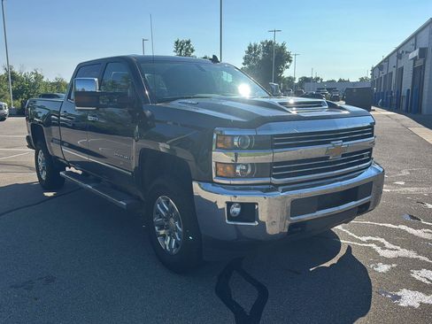 Used 2019 Chevrolet Silverado 2500 LTZ w/ Duramax Plus Package AWD/4WD image 7
