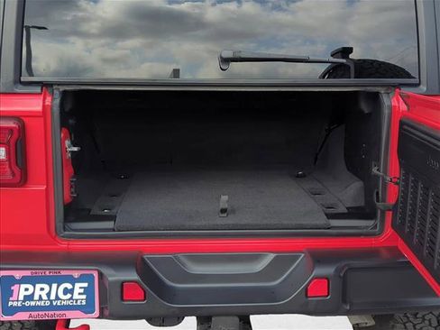 Used 2025 Jeep Wrangler Unlimited Rubicon w/ Convenience Group image 6