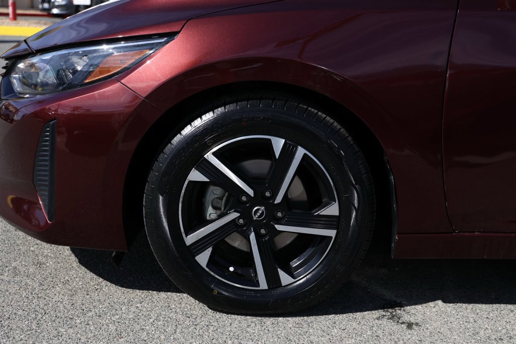Used 2025 Nissan Sentra SV FWD image 12