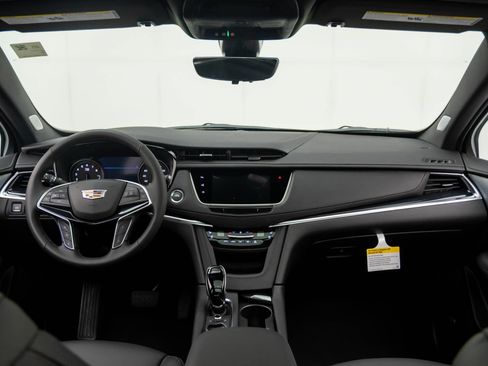 New 2026 Cadillac XT5 Premium Luxury w/ Driver Assist Package AWD/4WD image 9