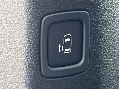 New 2026 Kia Carnival EX FWD image 22