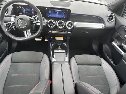 Certified 2025 Mercedes-Benz GLB 250 4MATIC image 30