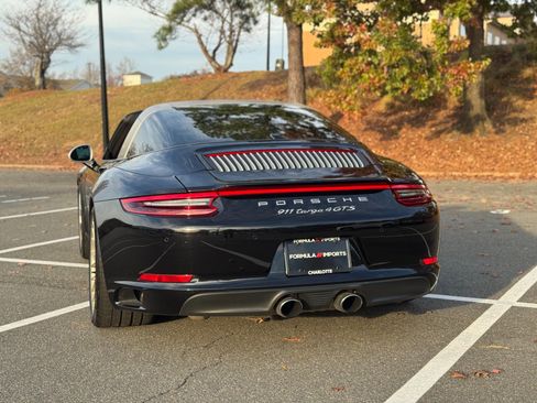 Used 2019 Porsche 911 image 10