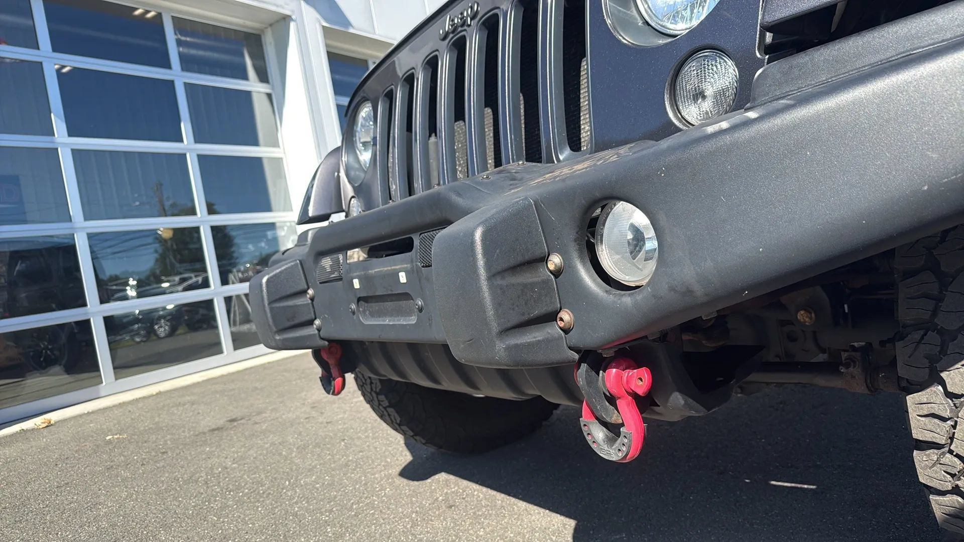 Used 2016 Jeep Wrangler Unlimited Sahara AWD/4WD image 29