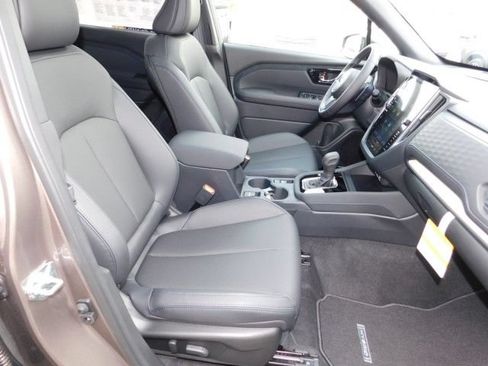 Certified 2025 Subaru Forester Limited w/ Popular Package AWD/4WD image 19