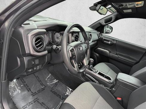 Used 2023 Toyota Tacoma TRD Off-Road image 11