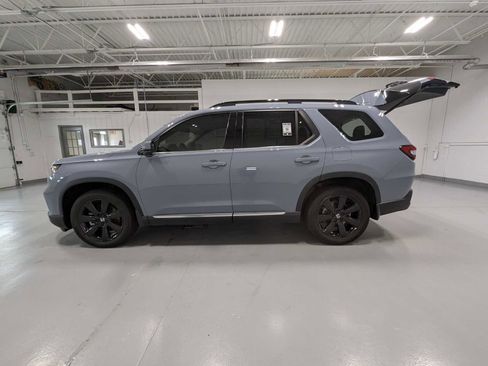 Used 2024 Honda Pilot Touring image 12