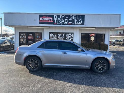 Used 2016 Chrysler 300 S image 1