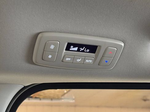 Used 2026 Kia Carnival FWD image 24
